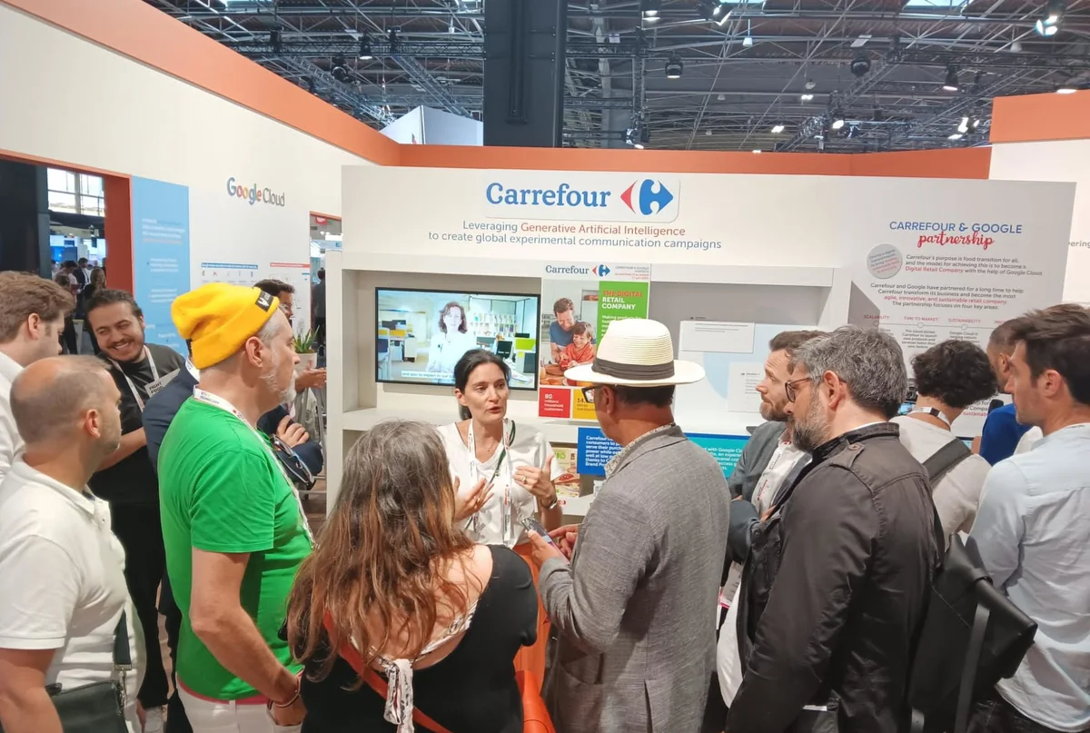 Carrefour demonstration stand shown in its Marketing Studio article.
