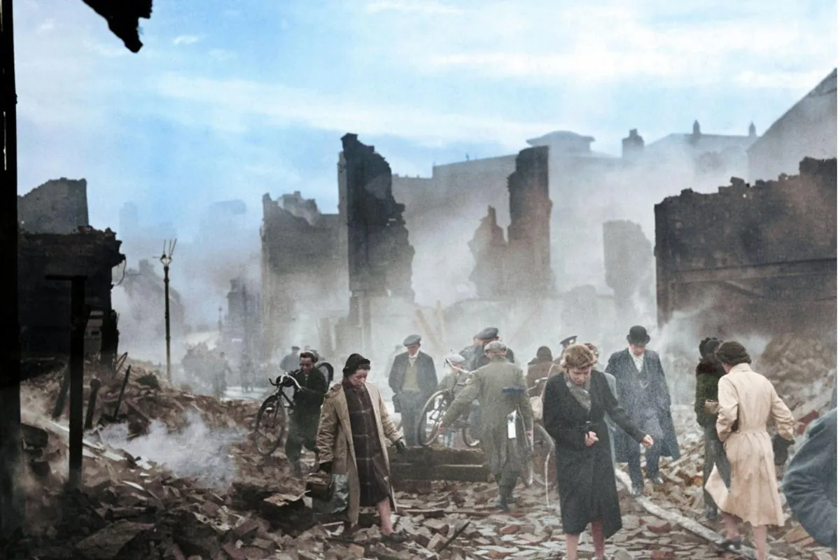 Preview of Le monde sous les bombes : De Guernica à Hiroshima.